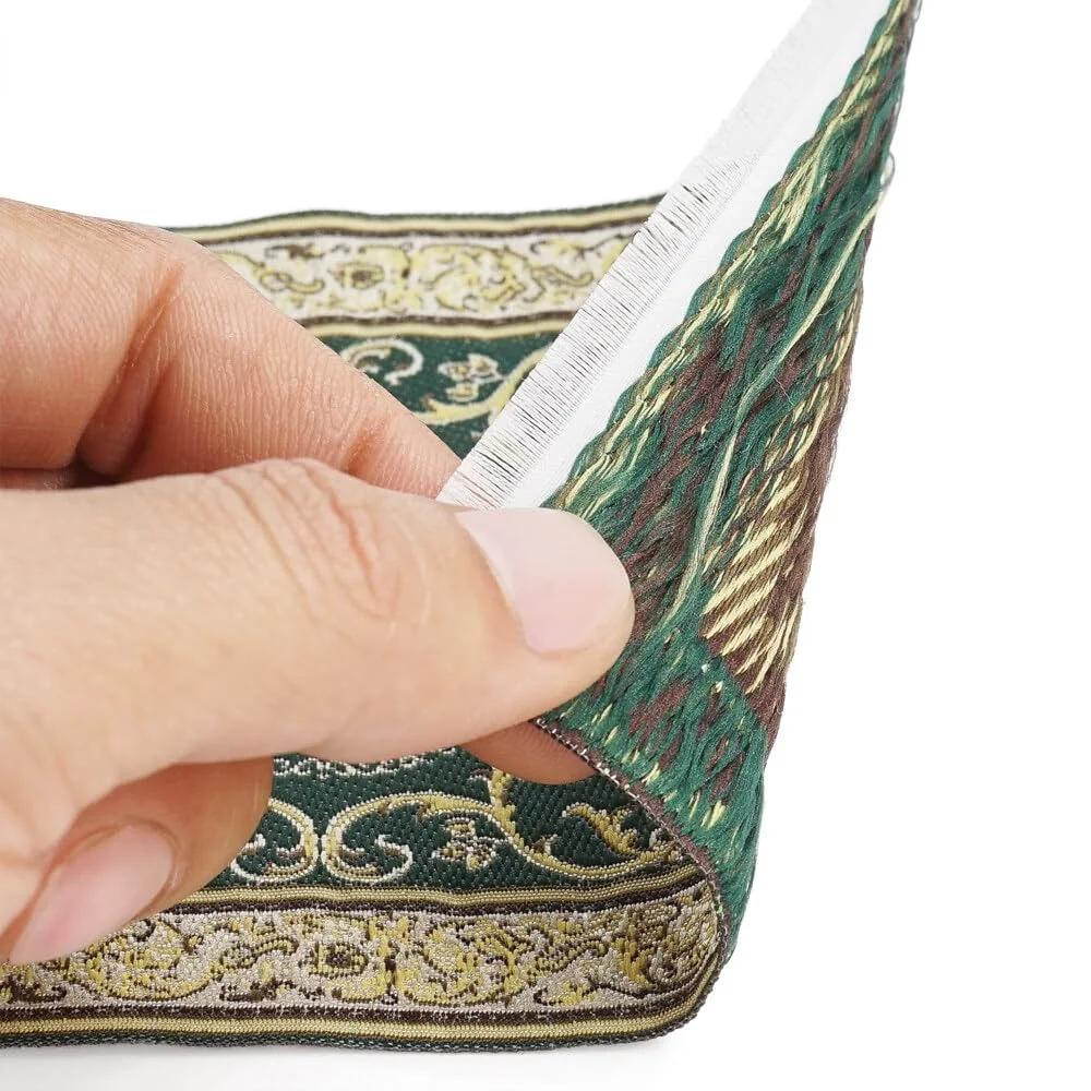 Odoria mini vaip 1/12 skaalas – vintage kangas, kaunistuseks – kasutusnäide