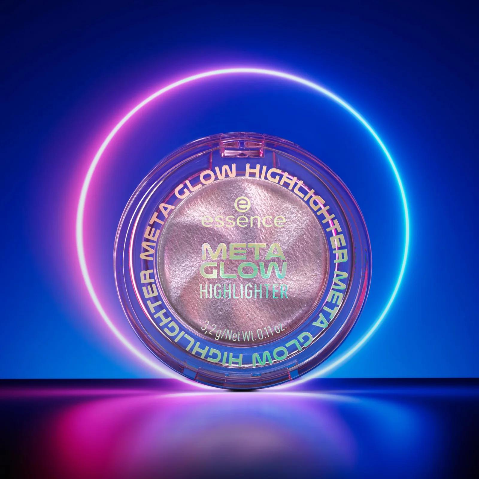 essence cosmetics holograafiline meta glow highlighter – kasutusnäide