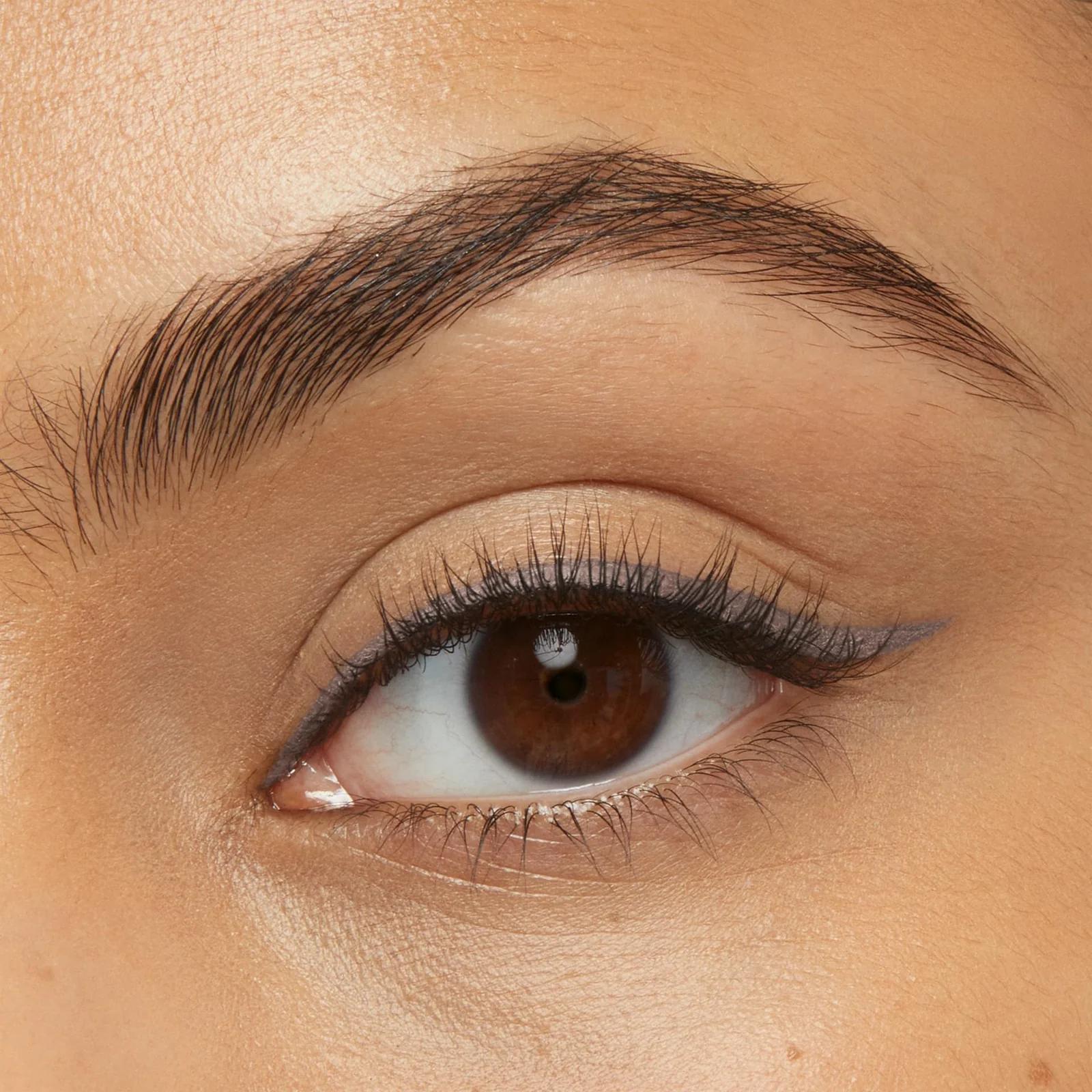 MAYBELLINE kauakestev silmapliiats — kreemjas, smooky efekt – lisavaade