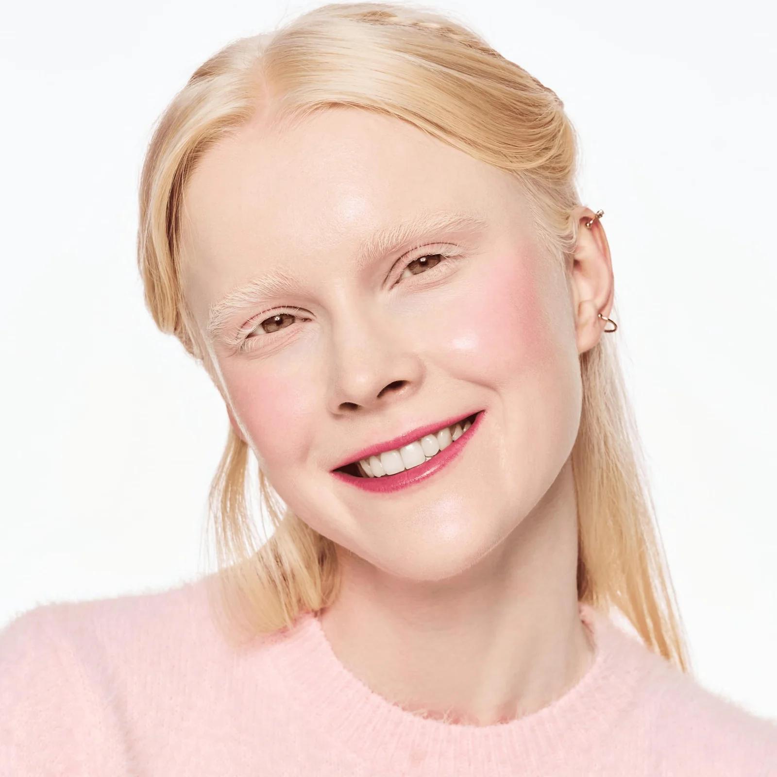 essence cosmetics värskendav pH-reaktiivne huule- ja põsebalm – lisavaade