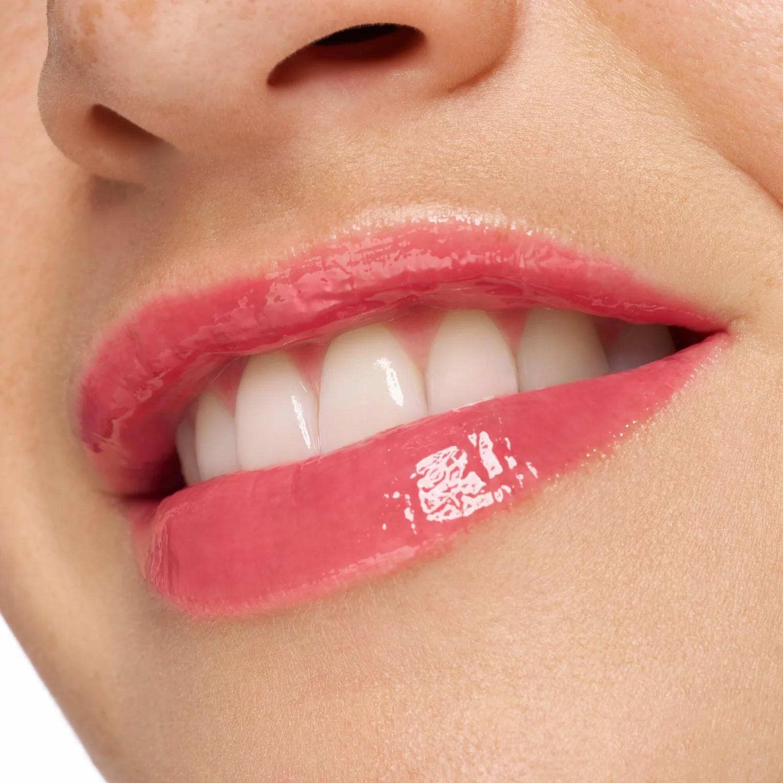 essence cosmetics helendav huuleläige – läbipaistev volüüm – pilt 8