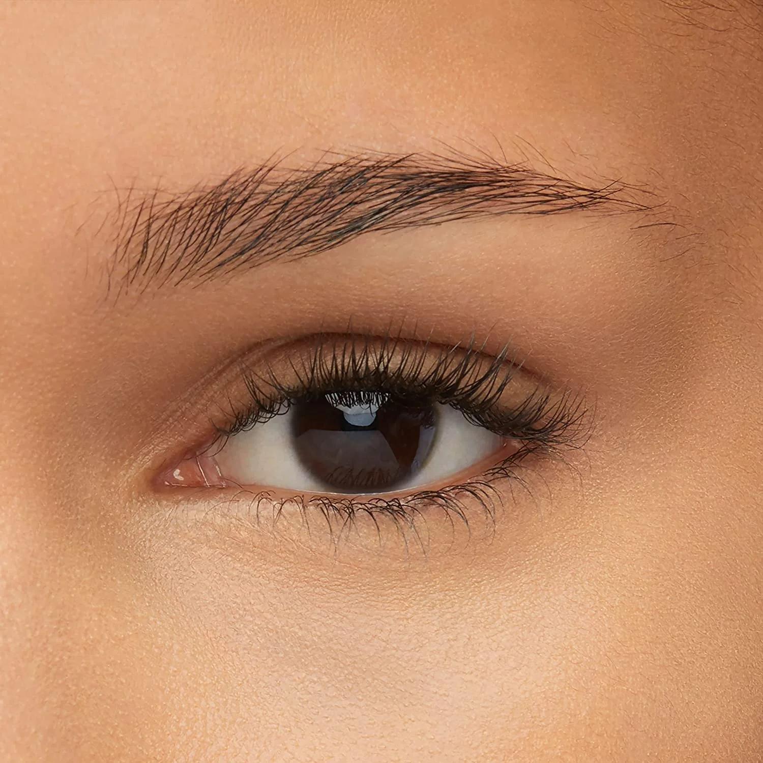 MAYBELLINE satiinist kulmutoode – naturaalse viimistlusega duo – kasutusnäide