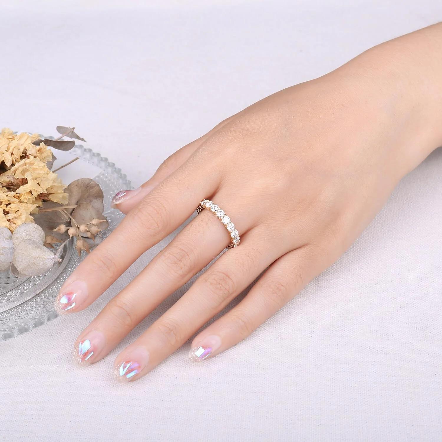 JewelryPalace 925 hõbesõrmuste komplekt – elegantne moissanite – kasutusnäide
