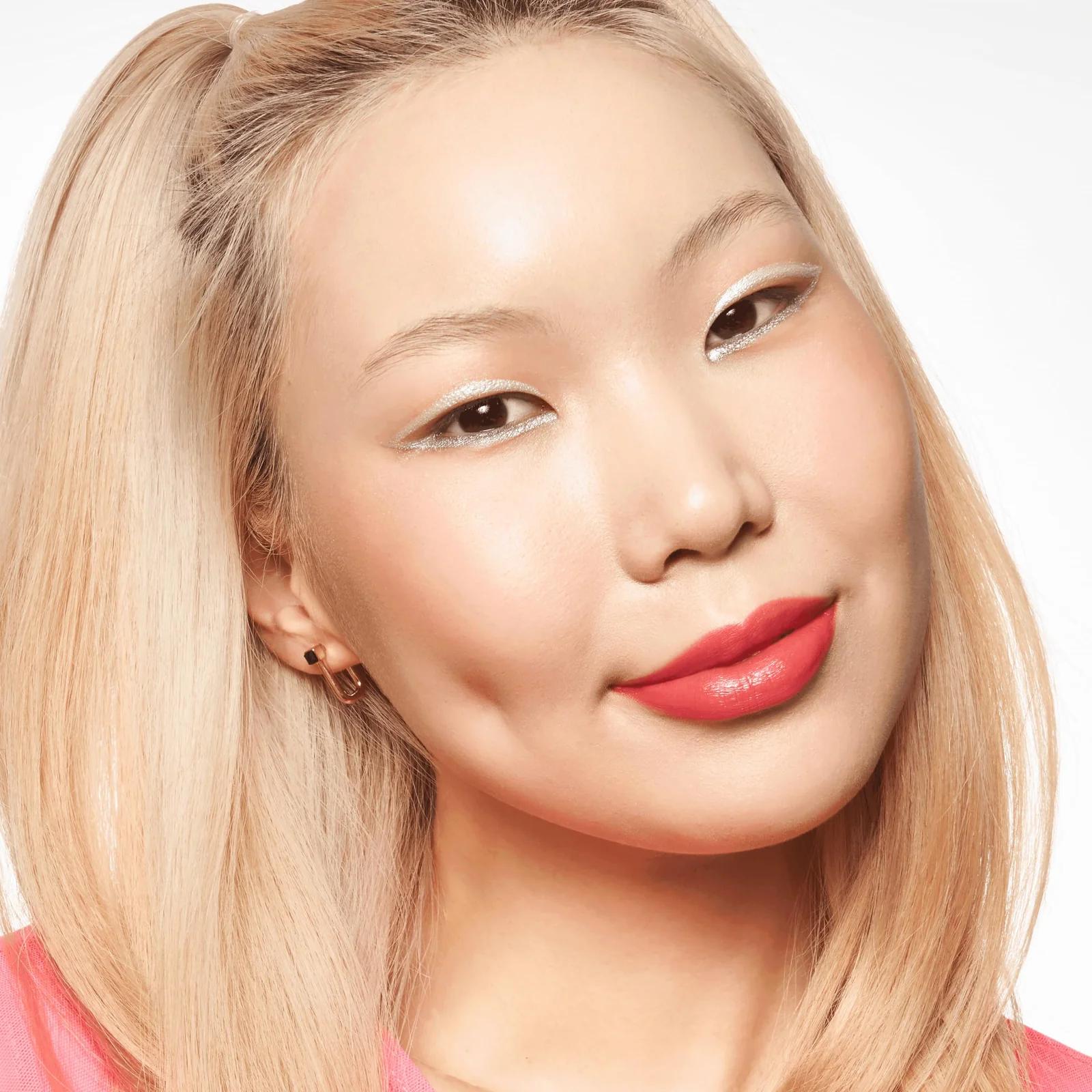 essence cosmetics vedel rouge naturaalse tulemusega, Nude – pakend ja tarvikud