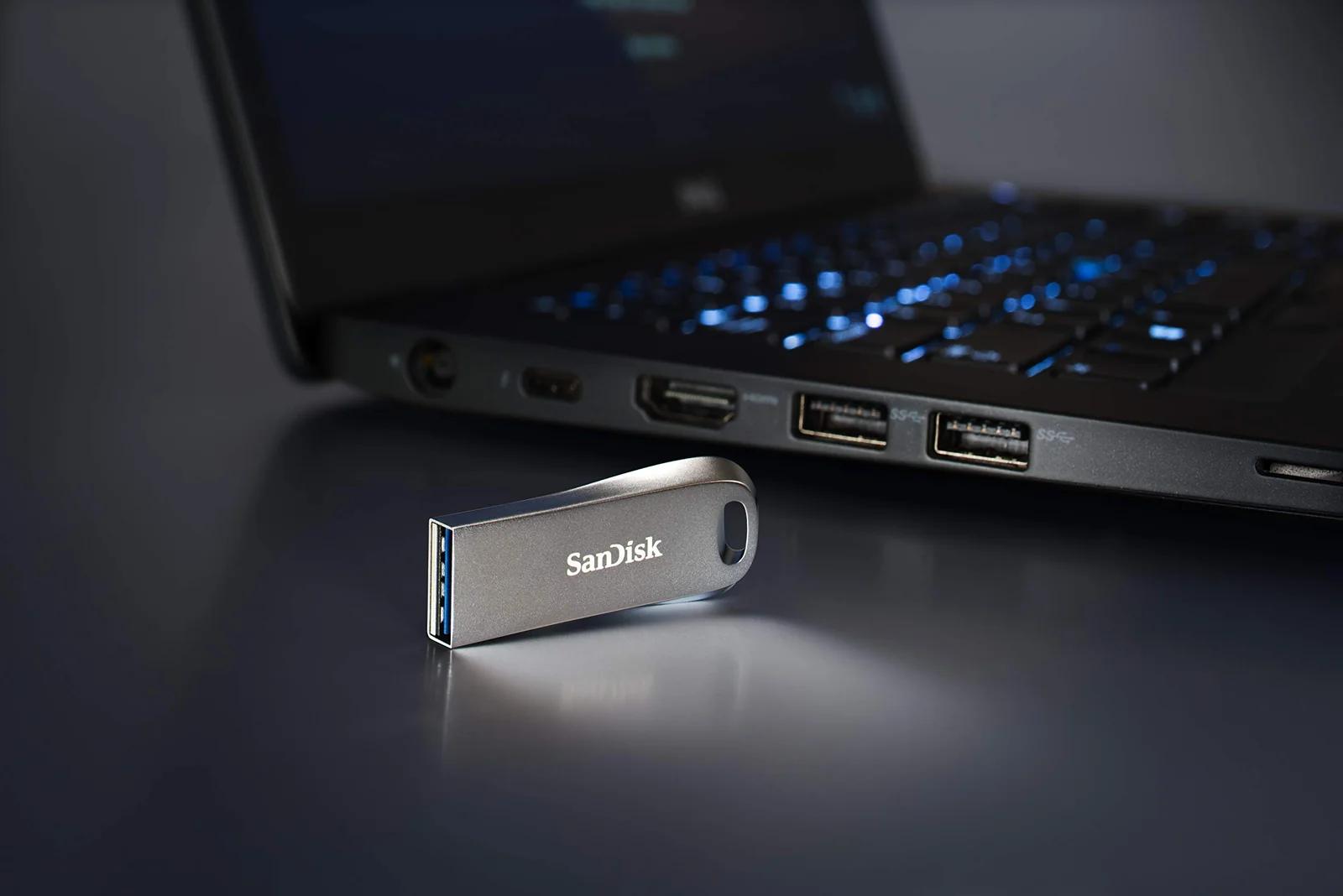 SanDisk elegantne metallist USB-mälupulk 64 GB — turvaline ja – lisavaade