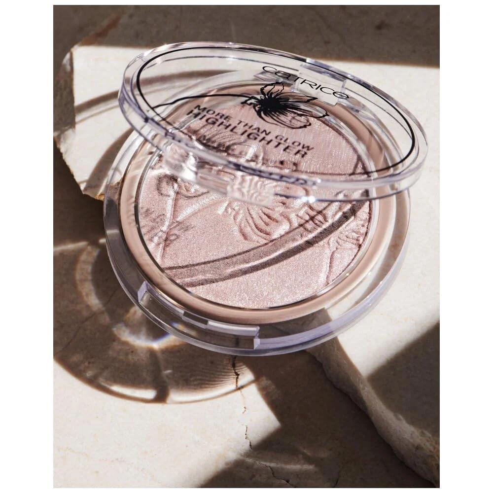 Catrice metalliline highlighter – intensiivne sära nahale – kasutusnäide