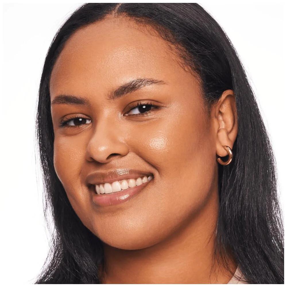 Catrice metalliline highlighter – intensiivne sära nahale – pakend ja tarvikud