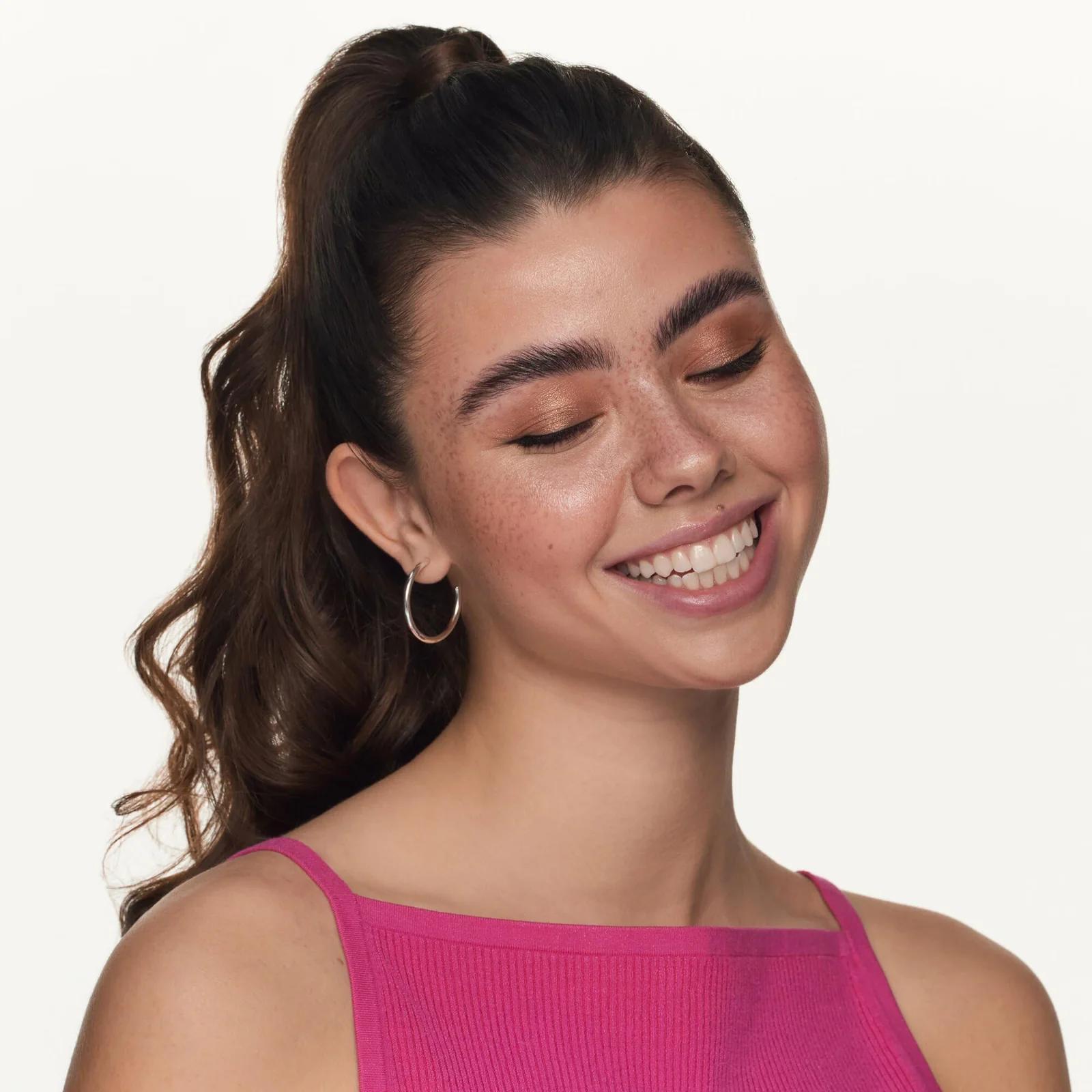 essence cosmetics ripsmegrundi – fikseeriv ja mahuline tulemus – lisavaade