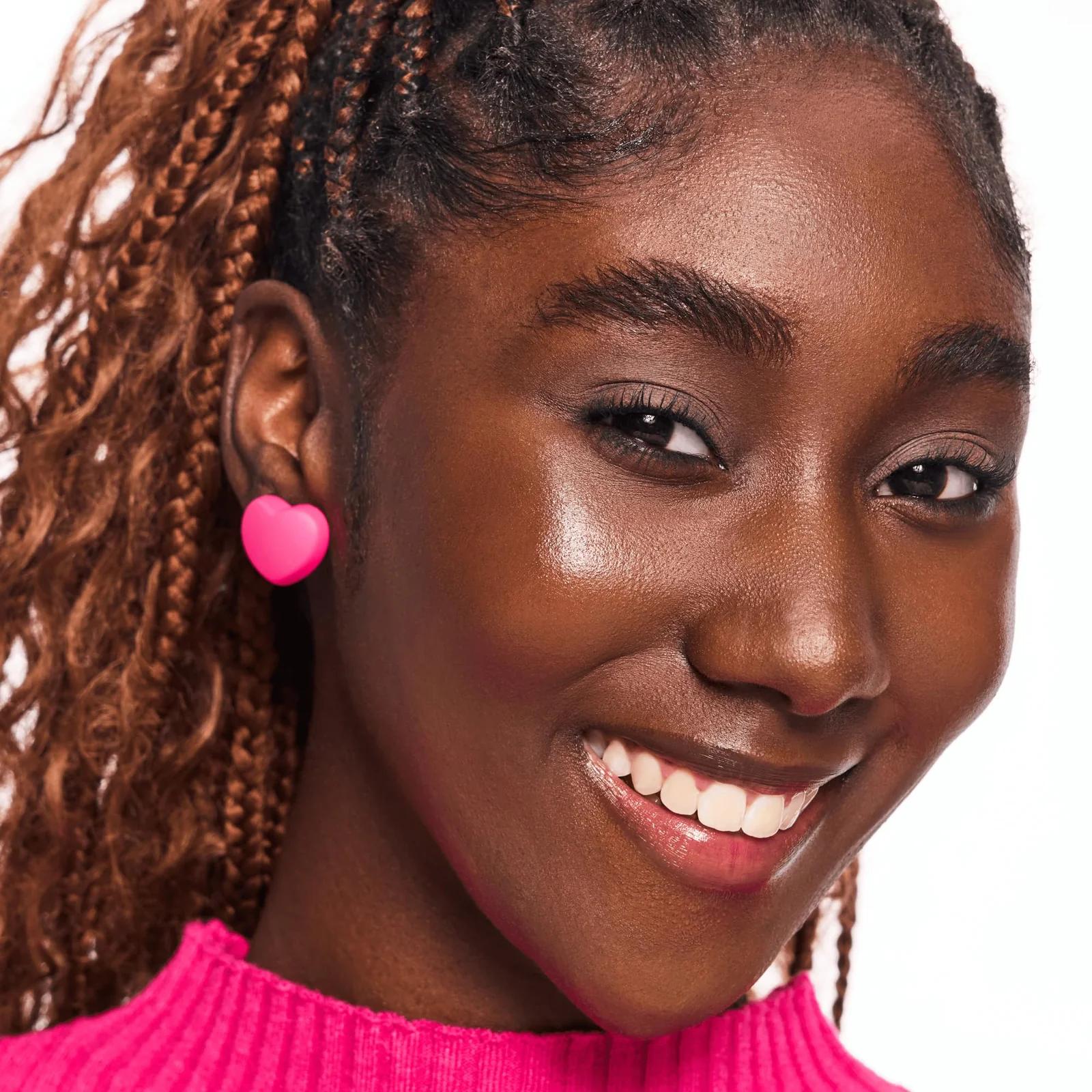essence cosmetics värskendav pH-reaktiivne huule- ja põsebalm – pilt 6