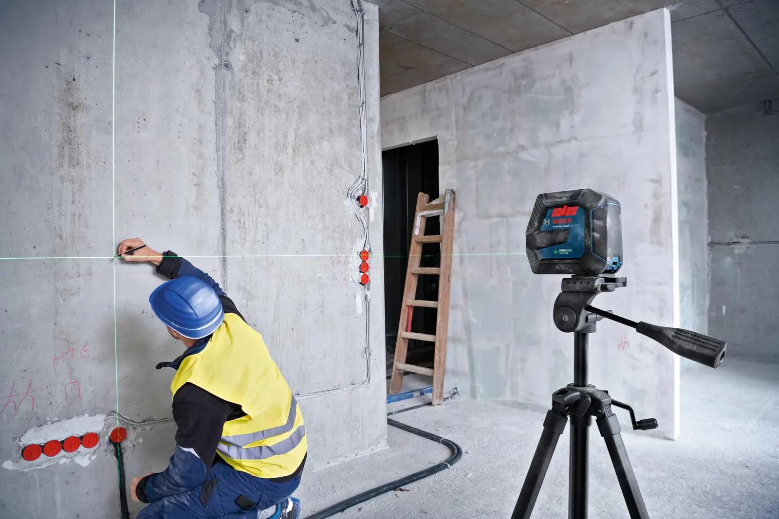 Bosch Professional tugeva kummiga siseruumi liinlaser GLL 2-15 – detailne vaade