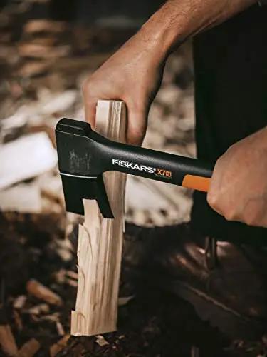 Fiskars vastupidav universaalkirves X7 koos teritajaga – pilt 13