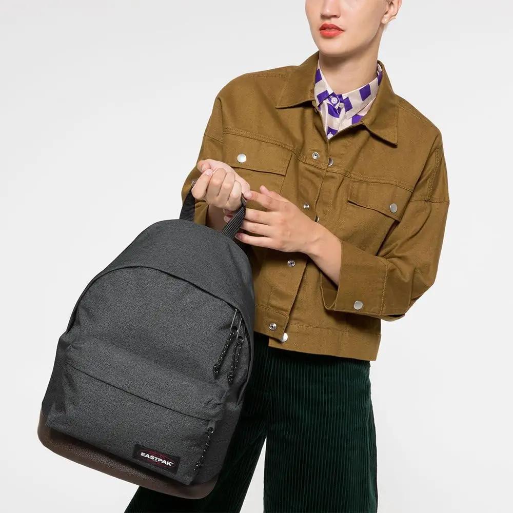 EASTPAK stiilne polyamiidsel materjalil seljakott 24L – detailne vaade