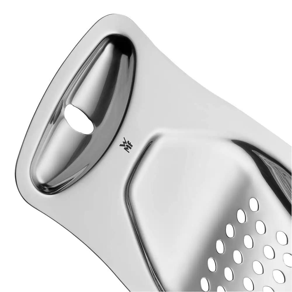 WMF roostevaba spätzle-riiv 35 x 14 cm — vastupidav köögivahend – kasutusnäide