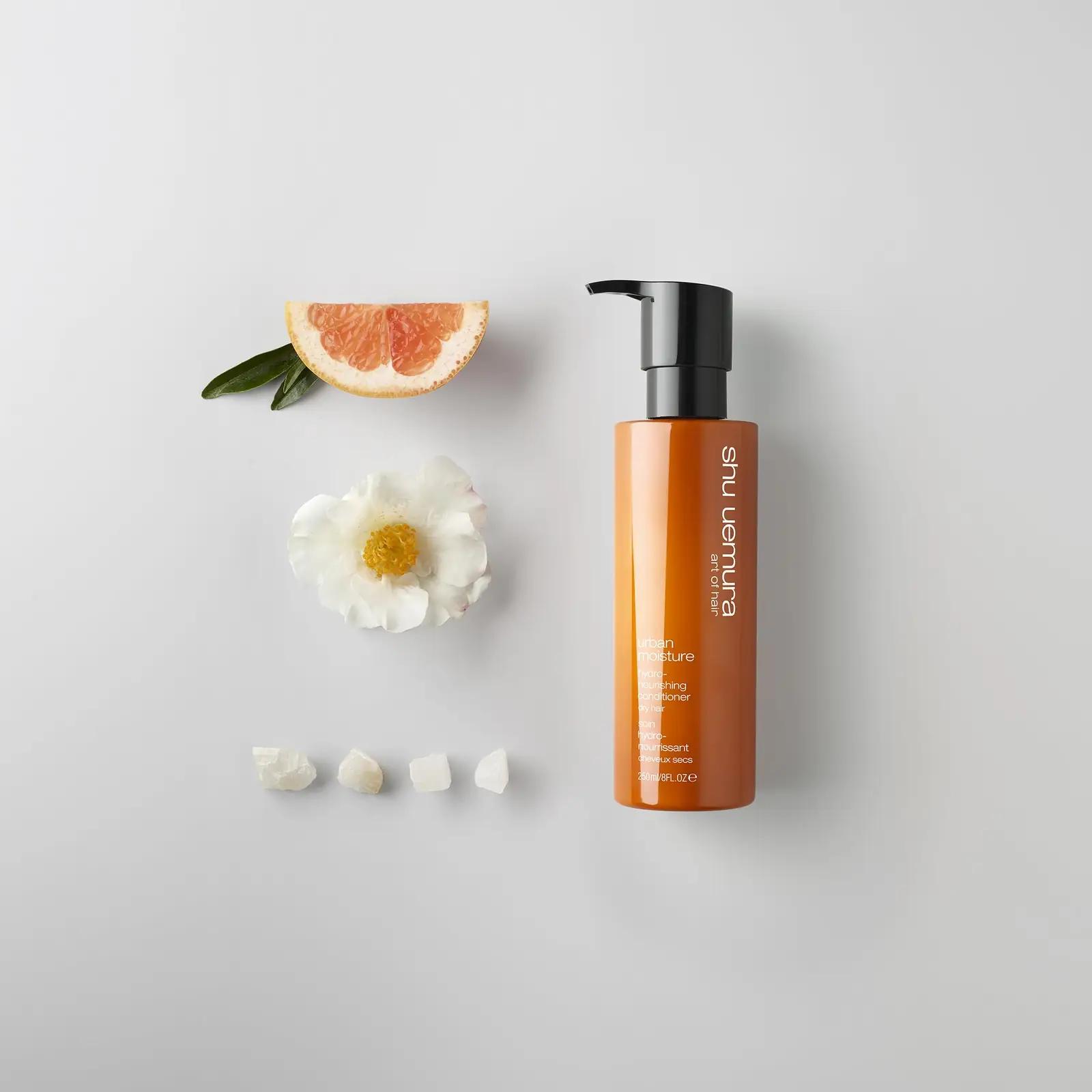 shu uemura art of hair niisutav palsam kuivadele juustele 250 ml – pakend ja tarvikud