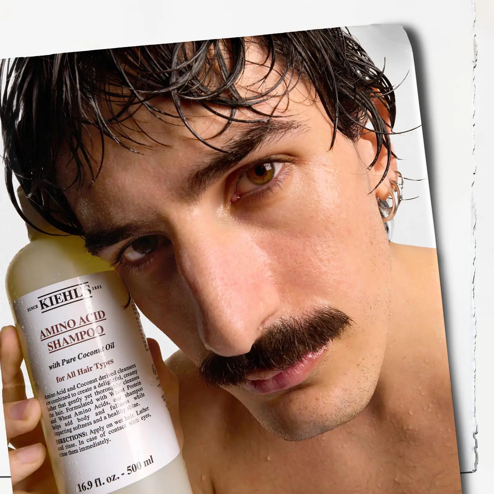Kiehl’s niisutav aminohapete šampoon 500 ml – pehme sära – kasutusnäide