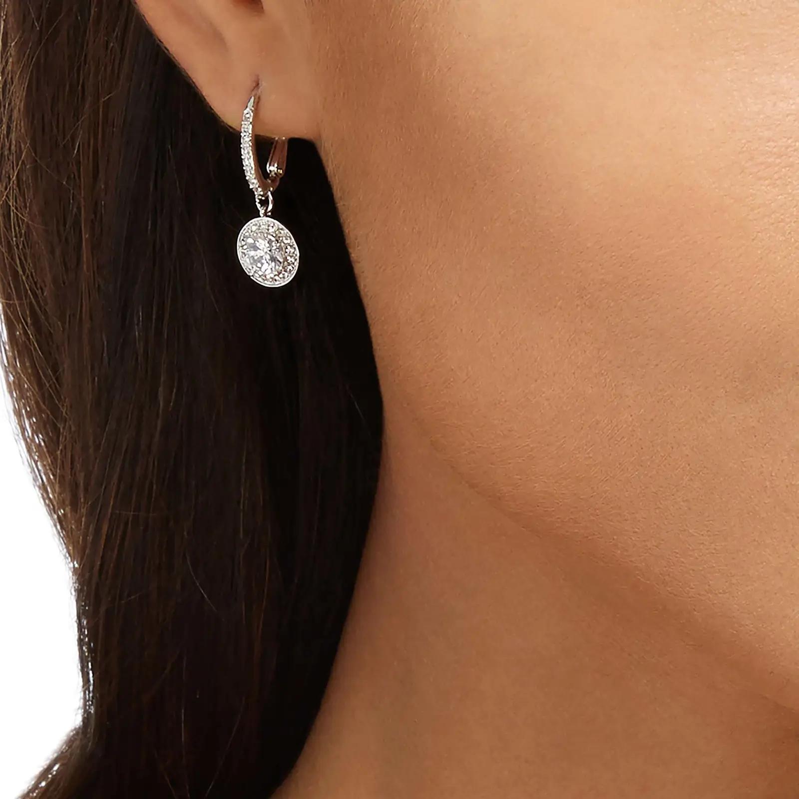 Swarovski kristallripatsiga langevad kõrvarõngad — elegantne – lisavaade