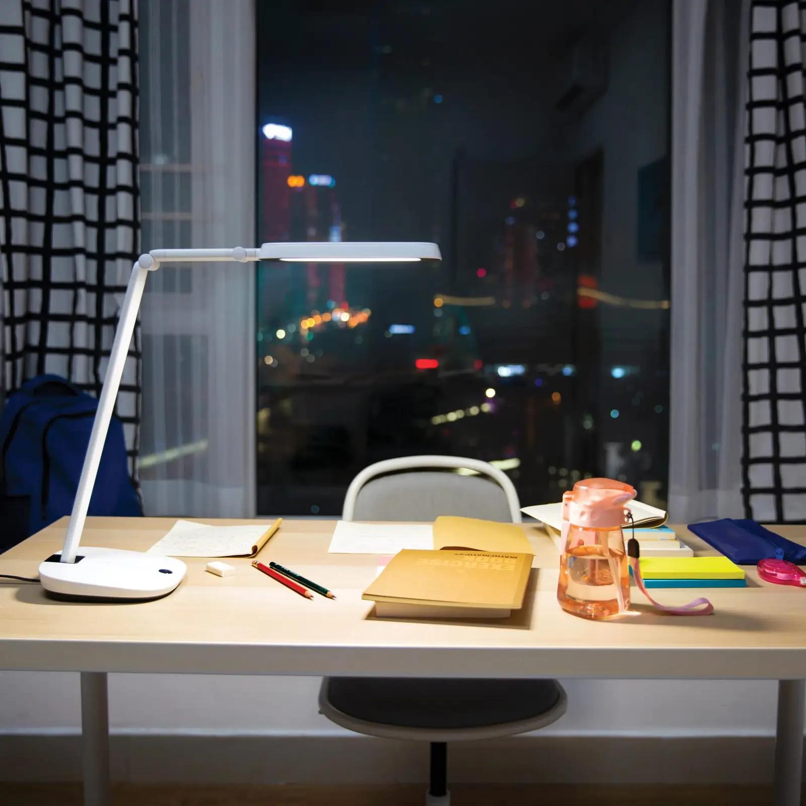 Philips LED laualamp RobotPlus — modernne valgustus lugemiseks – pilt 6