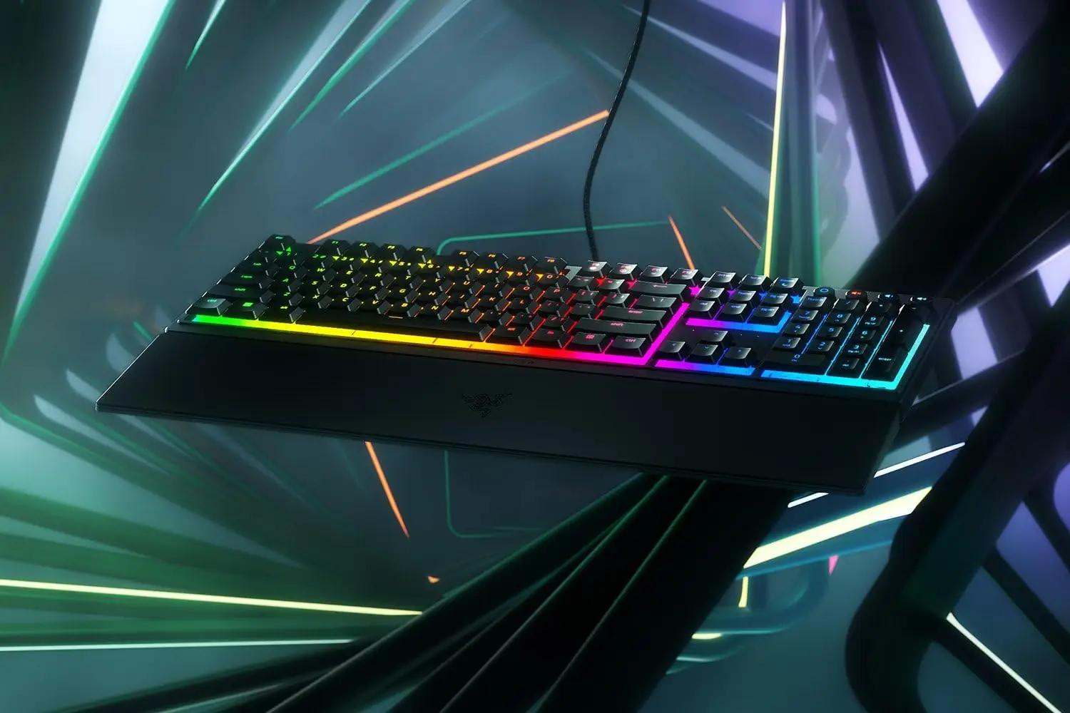 Razer stiilne mänguriketastik pehme käetoe ja RGB-iga – pilt 8