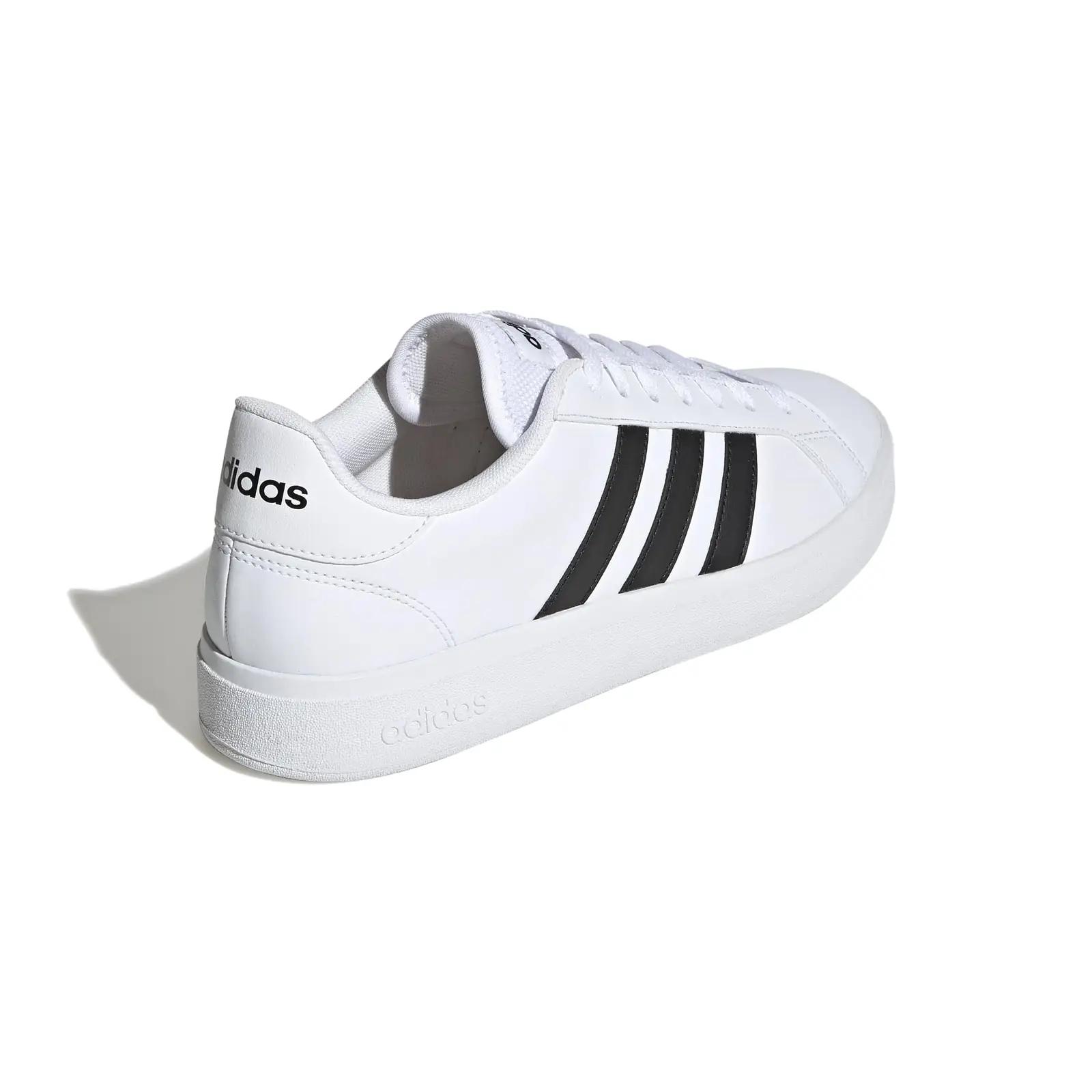 adidas stiilsed ja vastupidavad Grand Court tossud – mugav sport – pilt 7