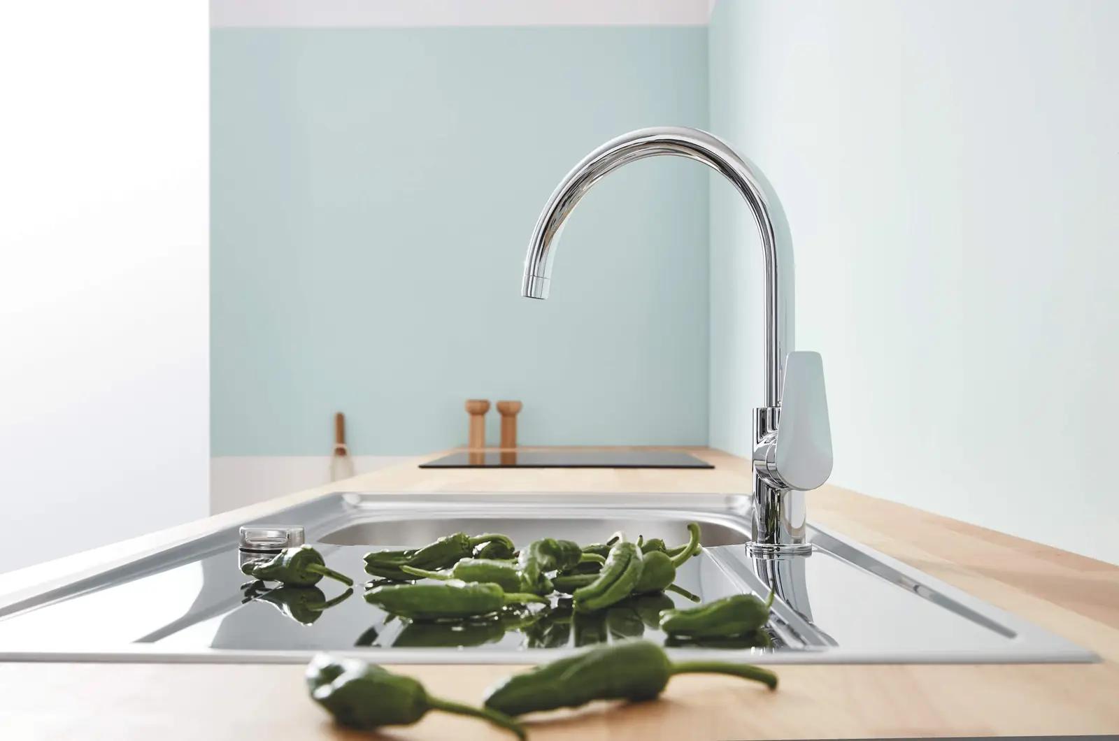 GROHE BauEdge köögisegisti kõrge vooluga, kroom – kasutusnäide