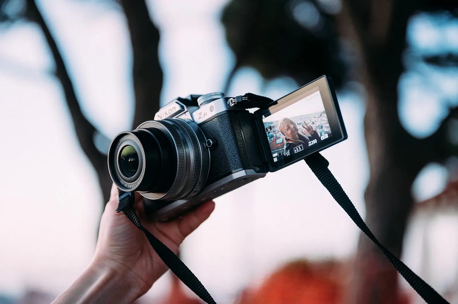 Nikon stiilne ja kerge hübriidkaamera – Z fc Silver Edition – pilt 8