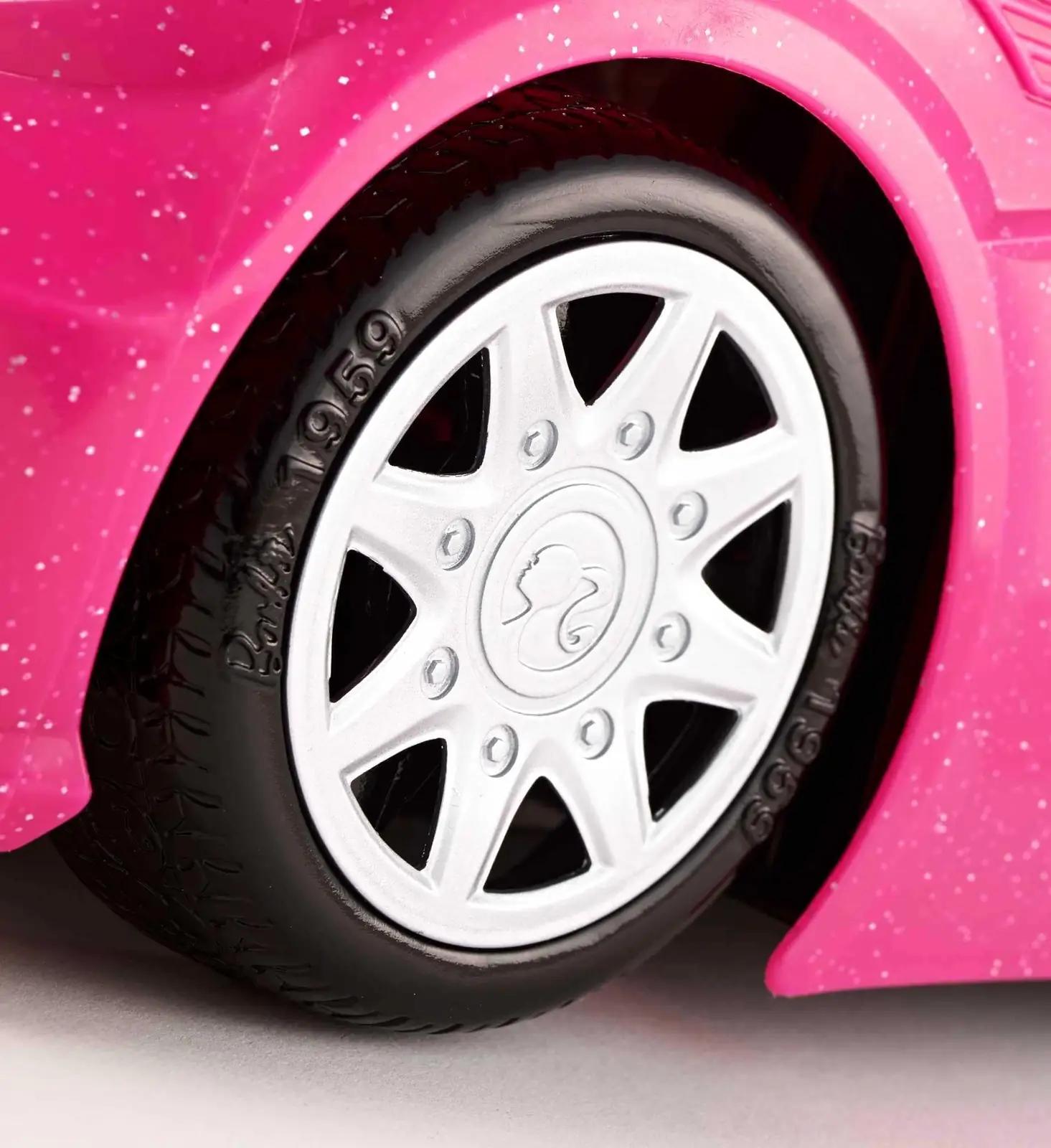 Barbie roosa nukuke ja kabrioga — sädelev mänguauto kingituseks – kasutusnäide