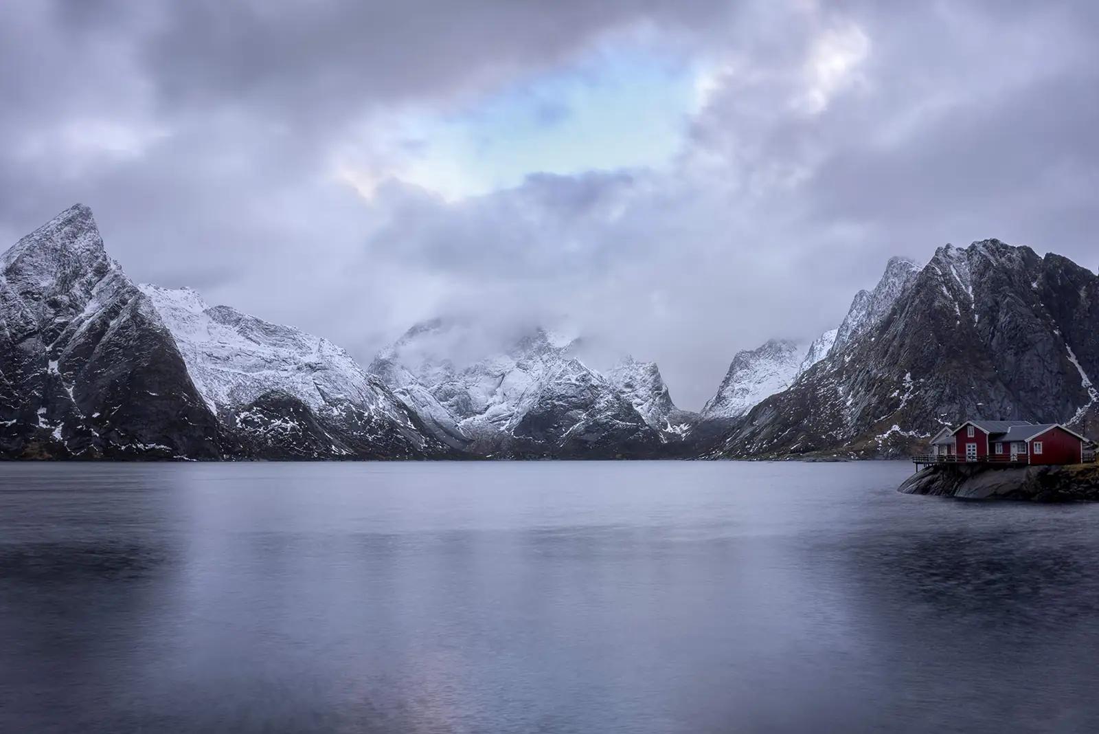 TAMRON 24mm f/2.8 – kerge profi objektiiv Sony E-le – pakend ja tarvikud