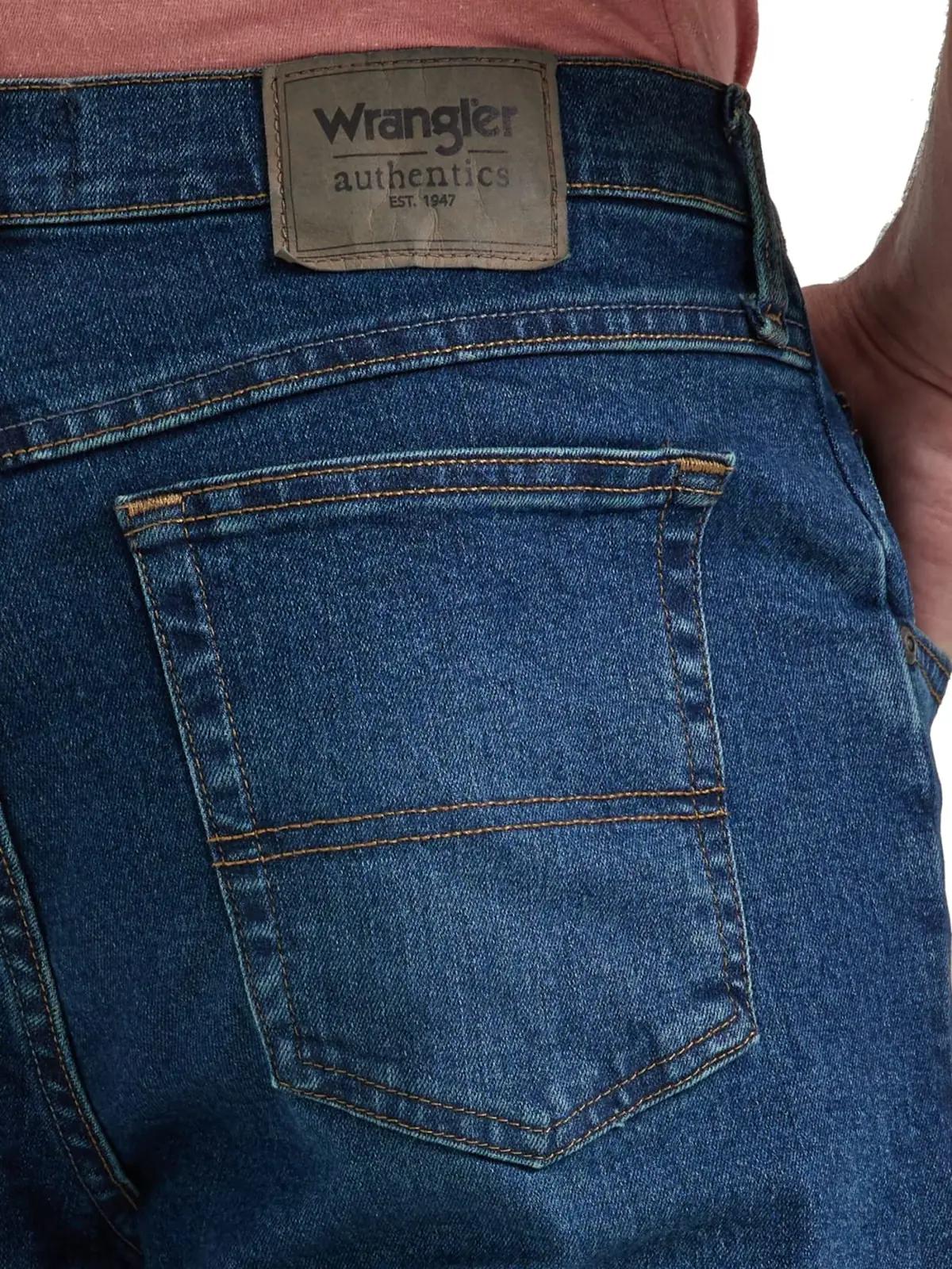 Wrangler Authentics meeste teksad – mugav ja elastne loose fit – kasutusnäide