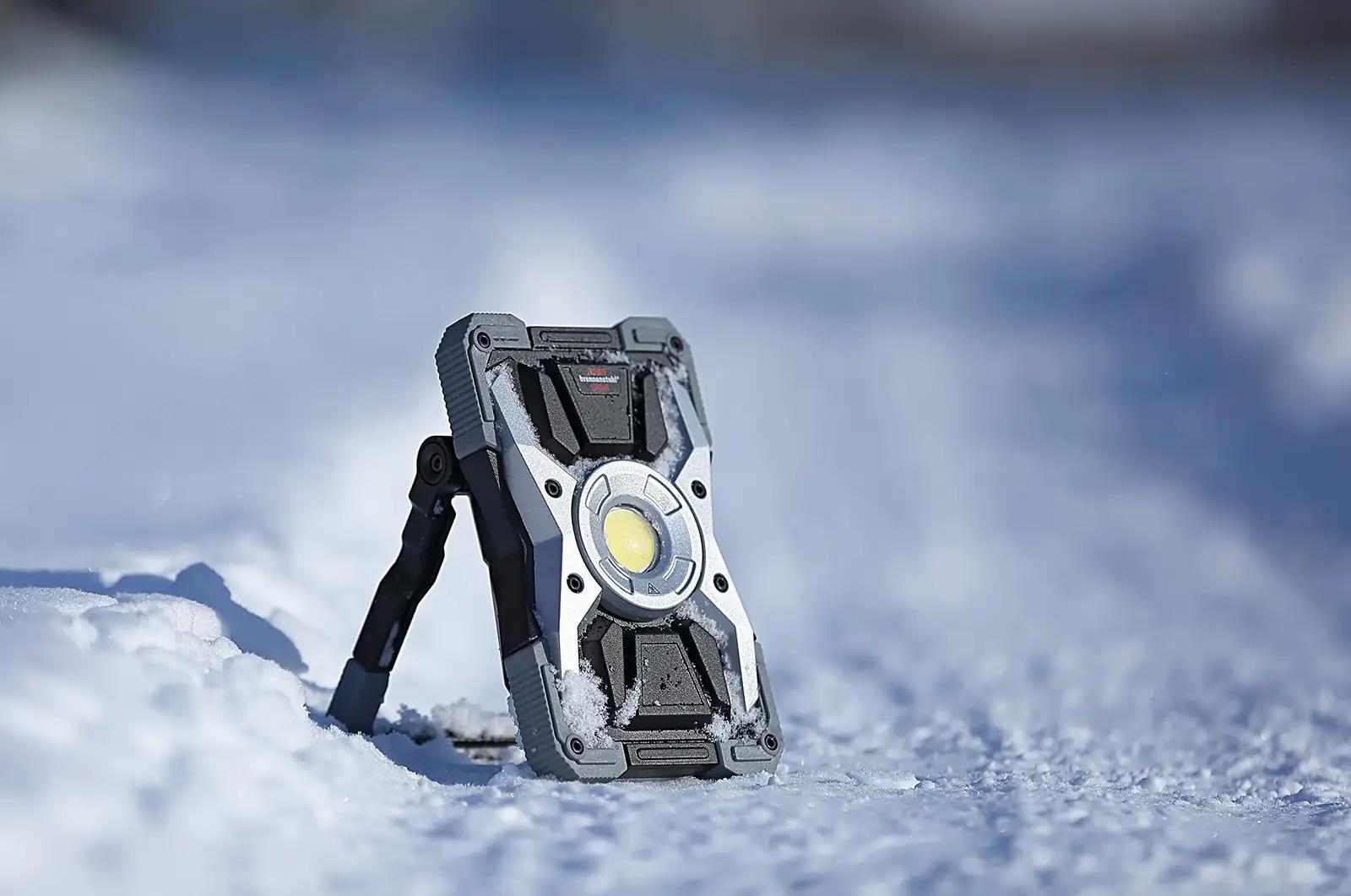 Brennenstuhl vastupidav metallist mobiilne LED-valgusti 3000 lm – pilt 7