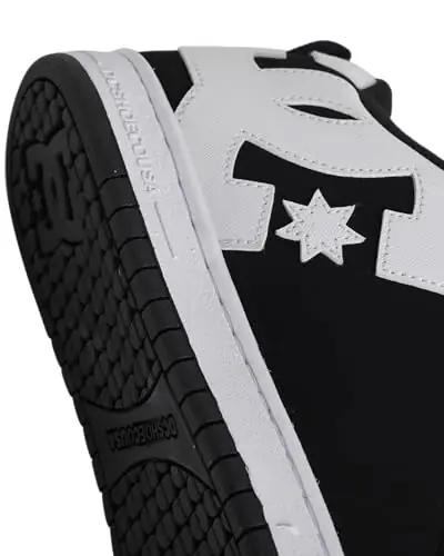 DC Shoes pehmete seemisnahast skate-kingad — mugav sportlik valik – detailne vaade