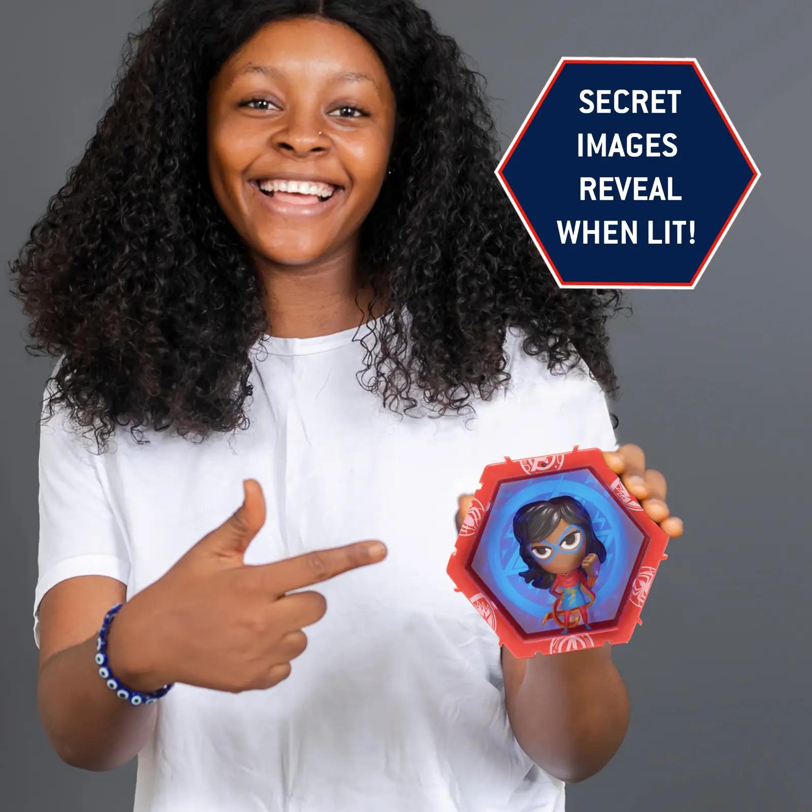 WOW! PODS Ms Marvel vinüülist ripats charm lastele ja kingiks – kasutusnäide