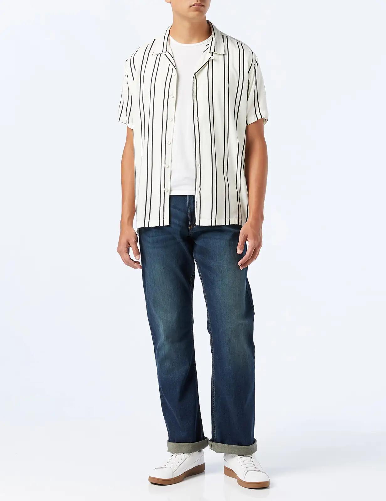 Wrangler Authentics mugavad puuvillased püksid – Dirt Road – kasutusnäide