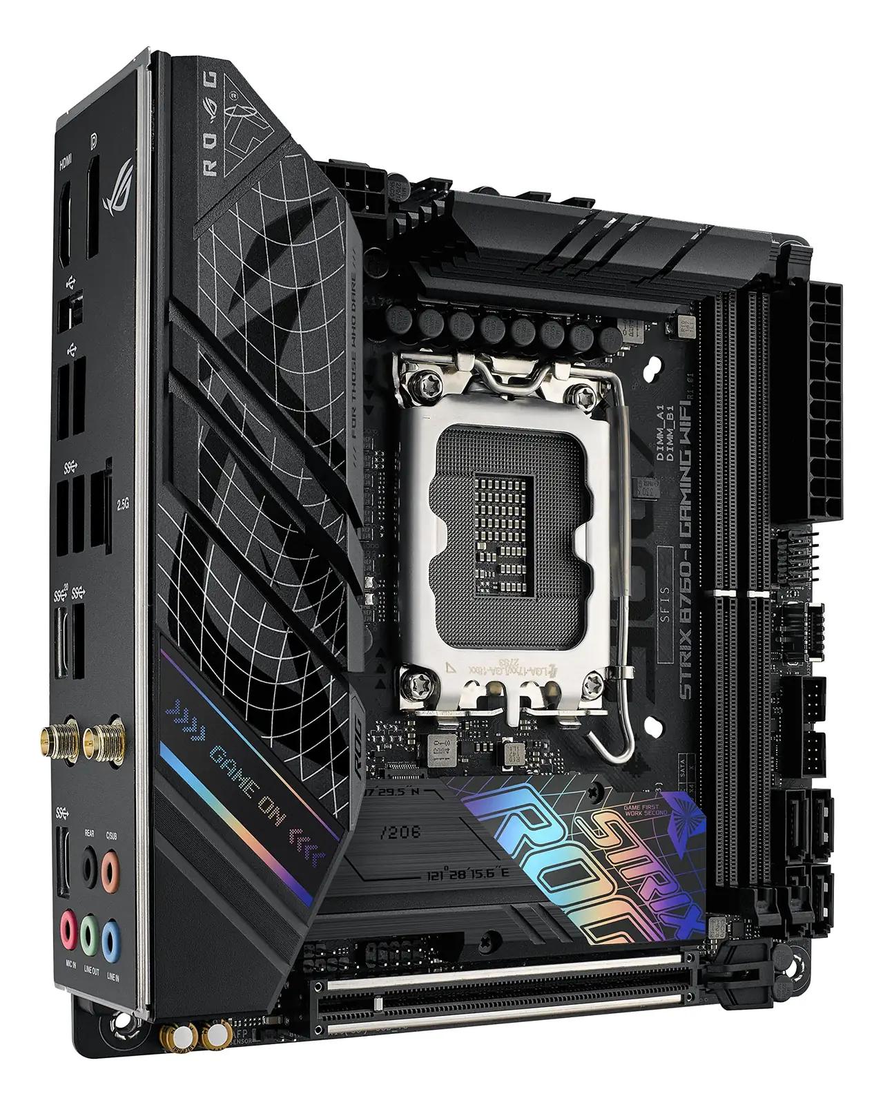 ASUS ROG Strix Mini-ITX emaplaat DDR5 ja WiFi 6E jõudlus – pakend ja tarvikud