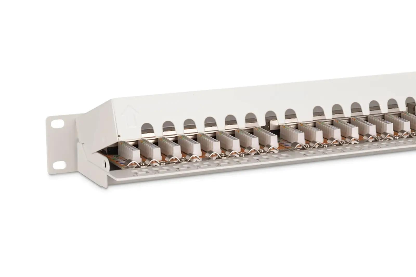 DIGITUS tugev terasripats – 24‑port Cat6 patch panel – lisavaade