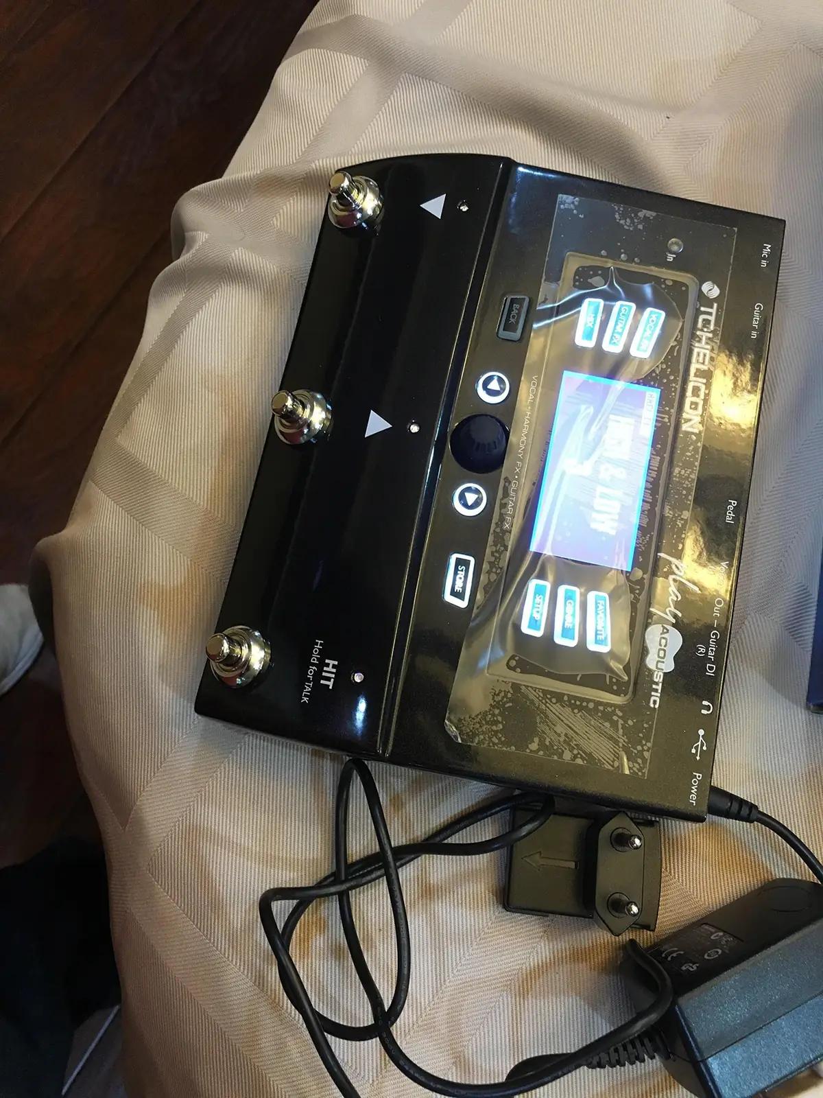TC Helicon PLAY ACOUSTIC looper – detailne lähivaade