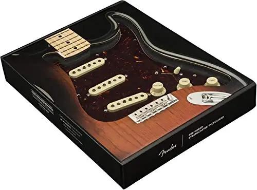 Fender vali puidust Strat pickguard – Tex-Mex stiilne kaitse – pakend ja tarvikud