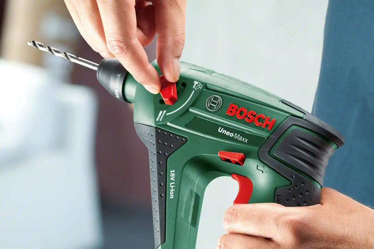 Bosch tugev metallist aku-puurvasar UneoMaxx – kasutusnäide