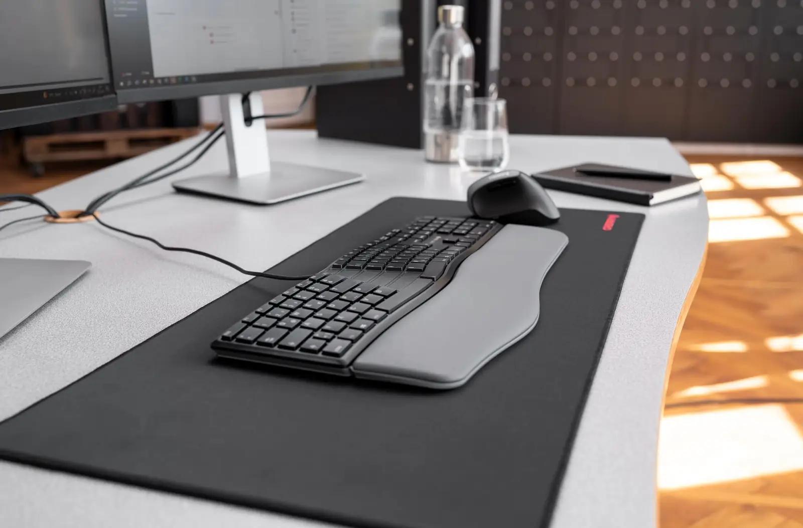 CHERRY ergonoomiline klaviatuur gummist pinnaga ärikasutuseks – detailne vaade