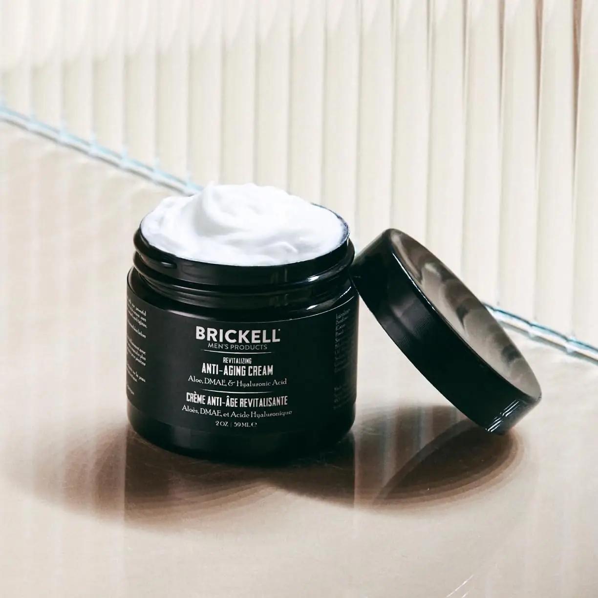Brickell Men’s Products Brickell Men’s loomulik öökreem – pakend ja tarvikud