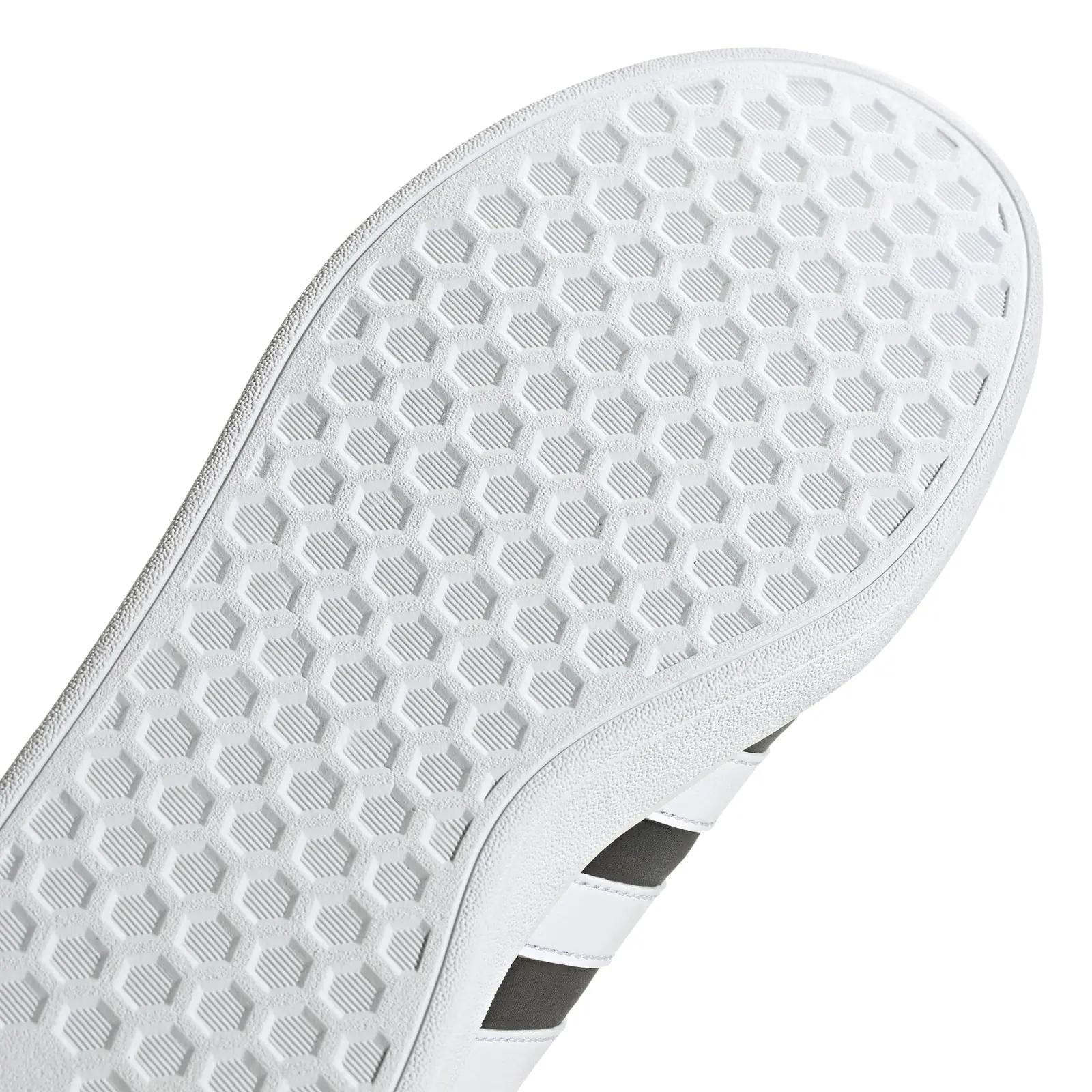 adidas klassikalised Grand Court Base tossud – mugavus ja stiil – lisavaade