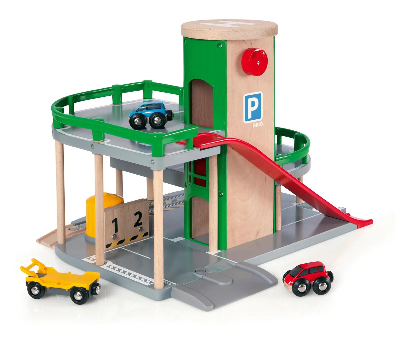 BRIO puidust parkla ja tee- ning raudteekomplekt lapse mänguks – pilt 8