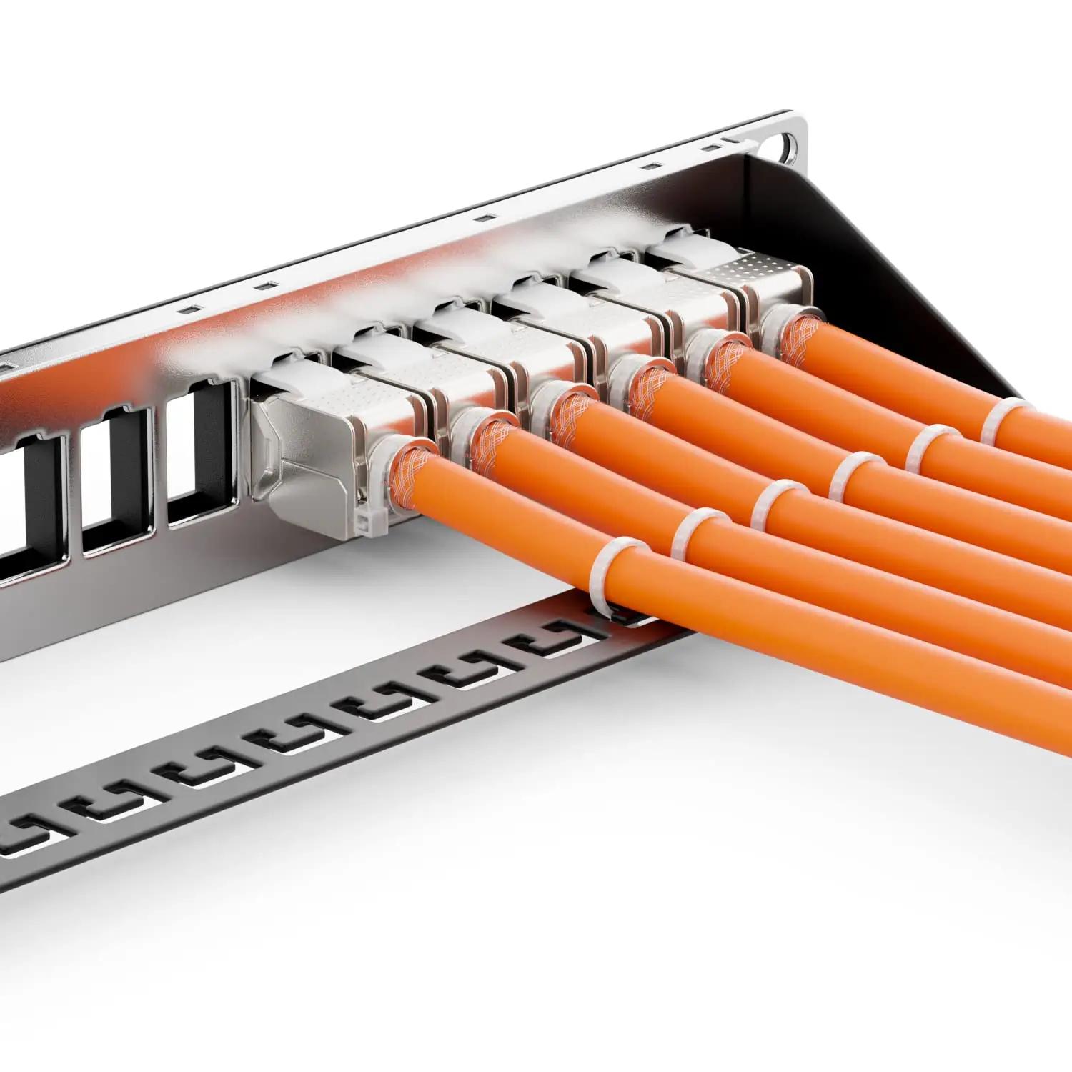deleyCON võrgu patchpanel 24-portine — korralik paigalduslahendus – pakend ja tarvikud