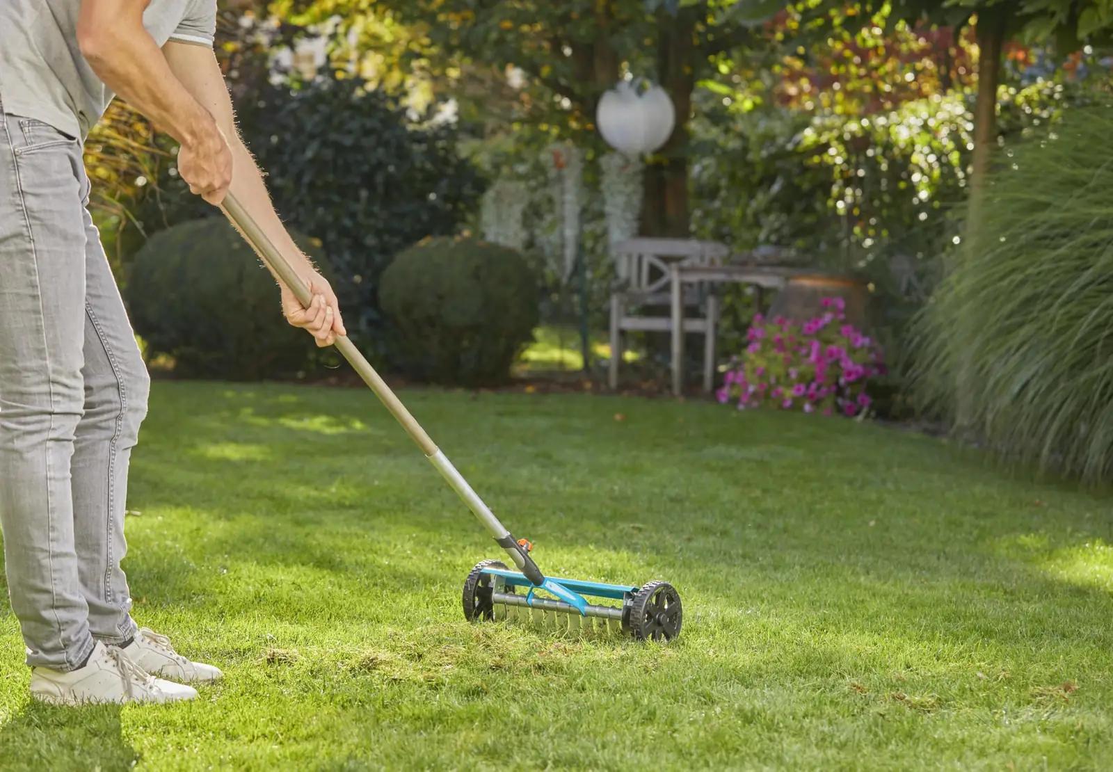 Gardena roostevaba vertikutier 32 cm — hooldav rohuabi – pakend ja tarvikud