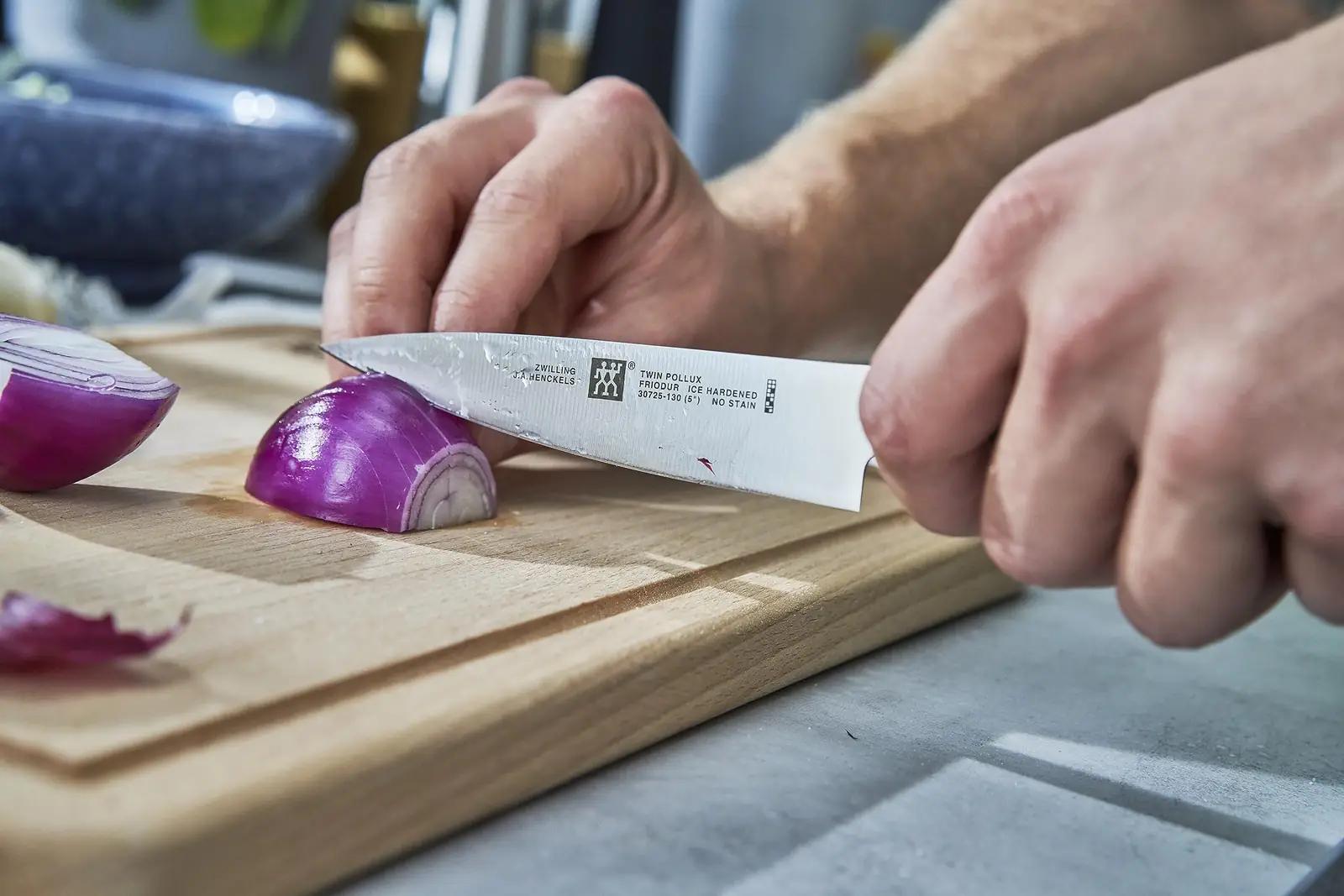 ZWILLING kvaliteetne kööknuga 13 cm — vastupidav must käepide – pakend ja tarvikud