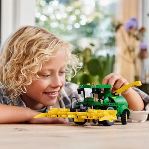 LEGO John Deere 9700 põllutöömasin – realistlik mänguasi – pilt 9