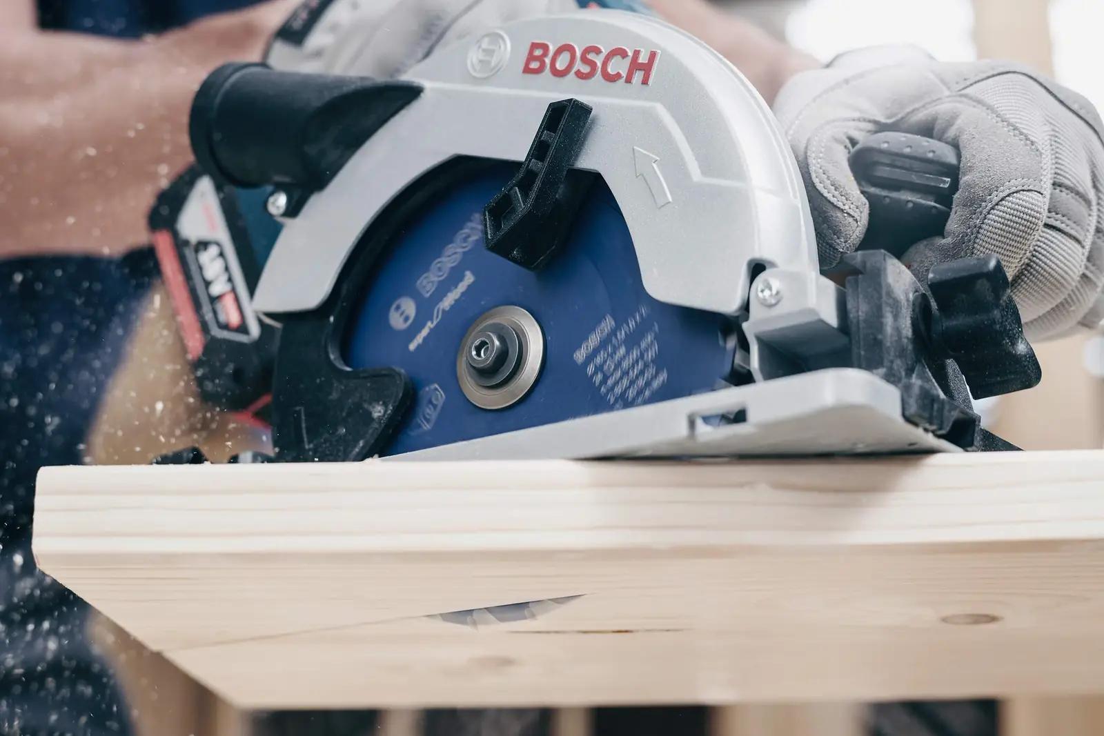 Bosch Expert puidule sobiv ketassaagiterahv — täpne lõige – kasutusnäide