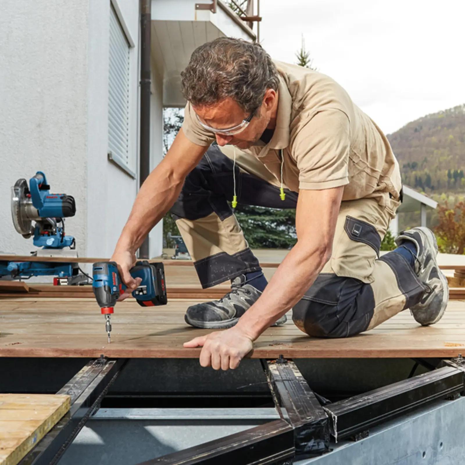 Bosch Professional vastupidav löögipingutaja — tugev 210 Nm – pakend ja tarvikud