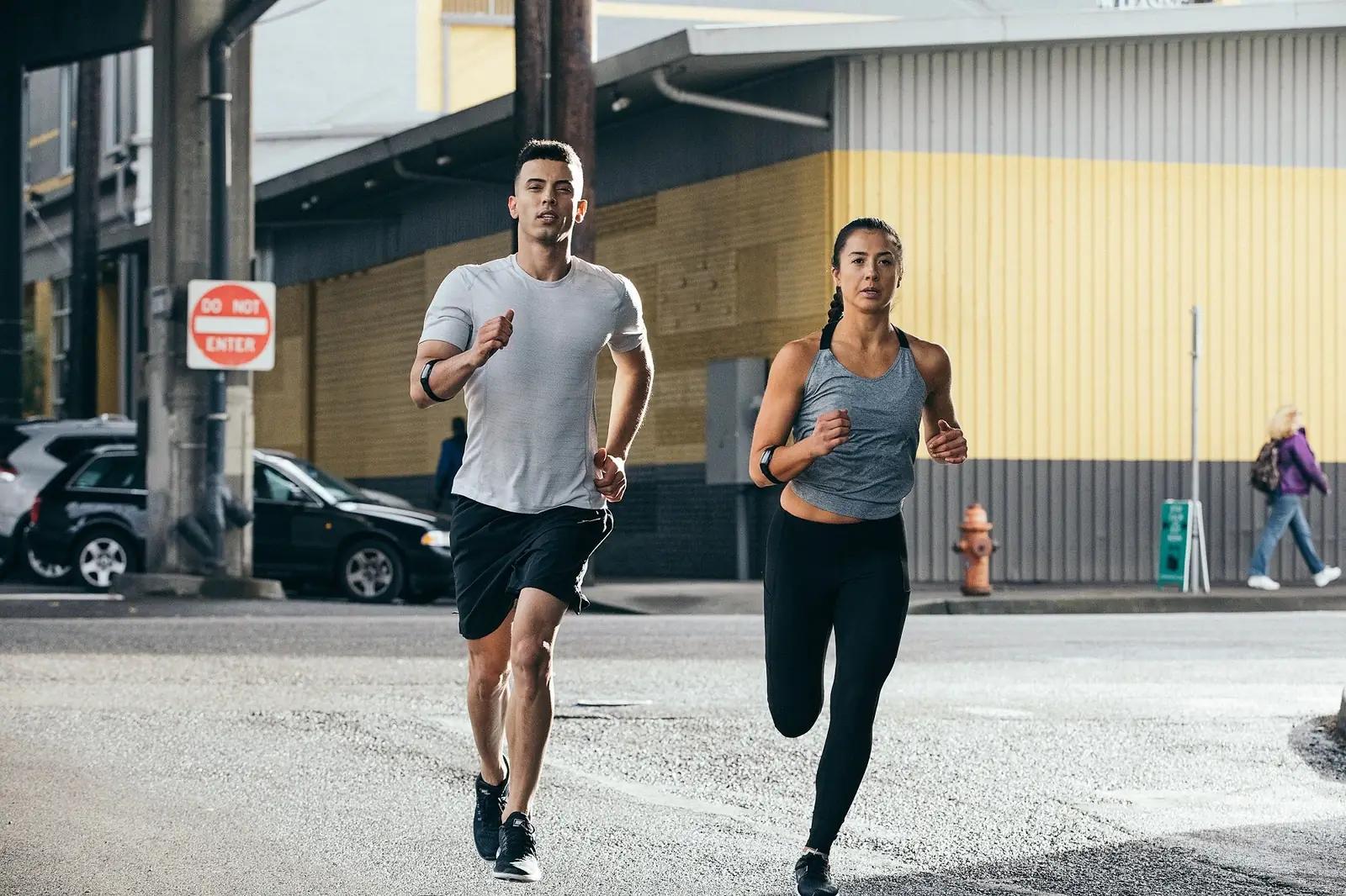 Wahoo Fitness hübriidkäevõru TICKR FIT — mugav pulsiandur – kasutusnäide