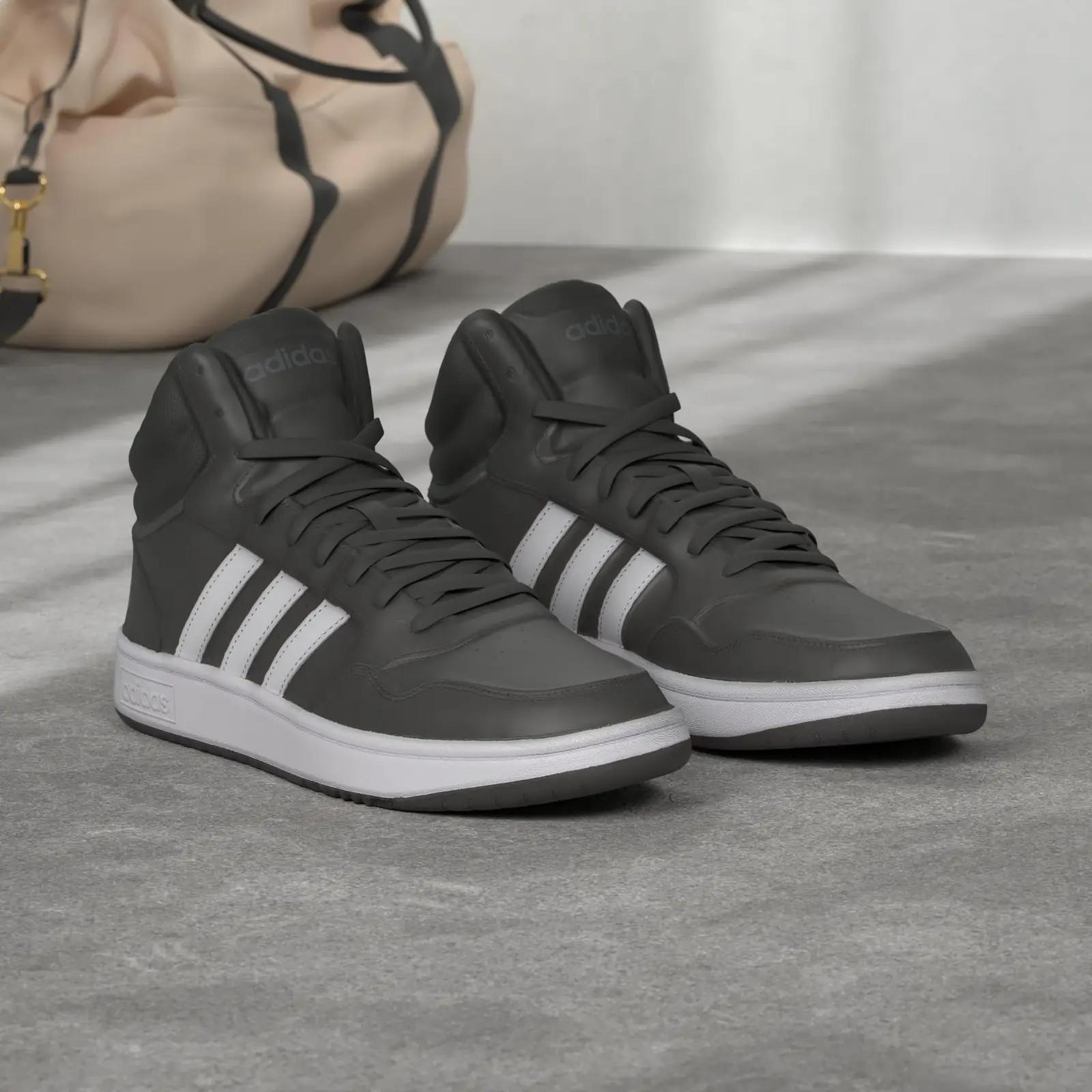 adidas stiilsed vintage korvpallijalatsid – detailne vaade