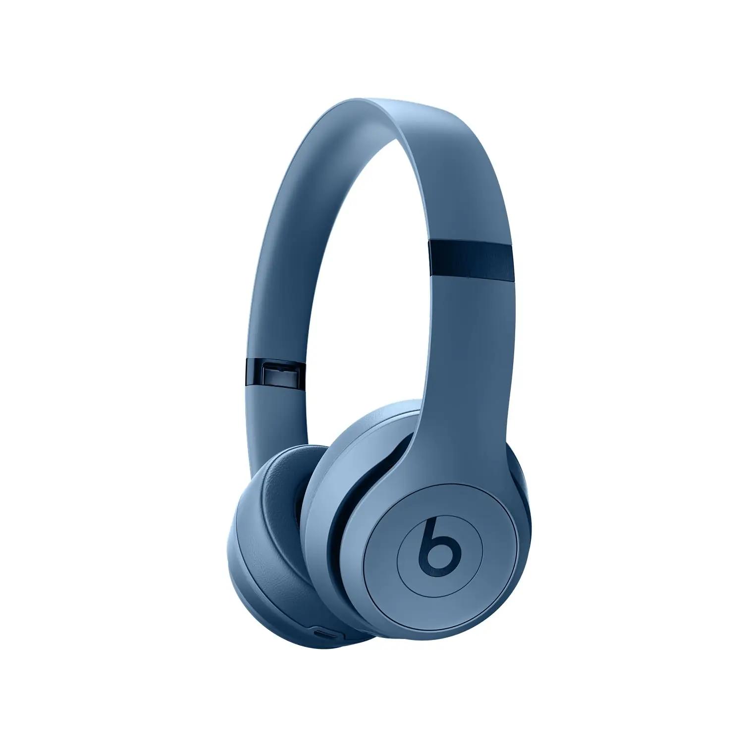 Beats Solo 4 tugev aku ja mugav disain – sobib reisimiseks